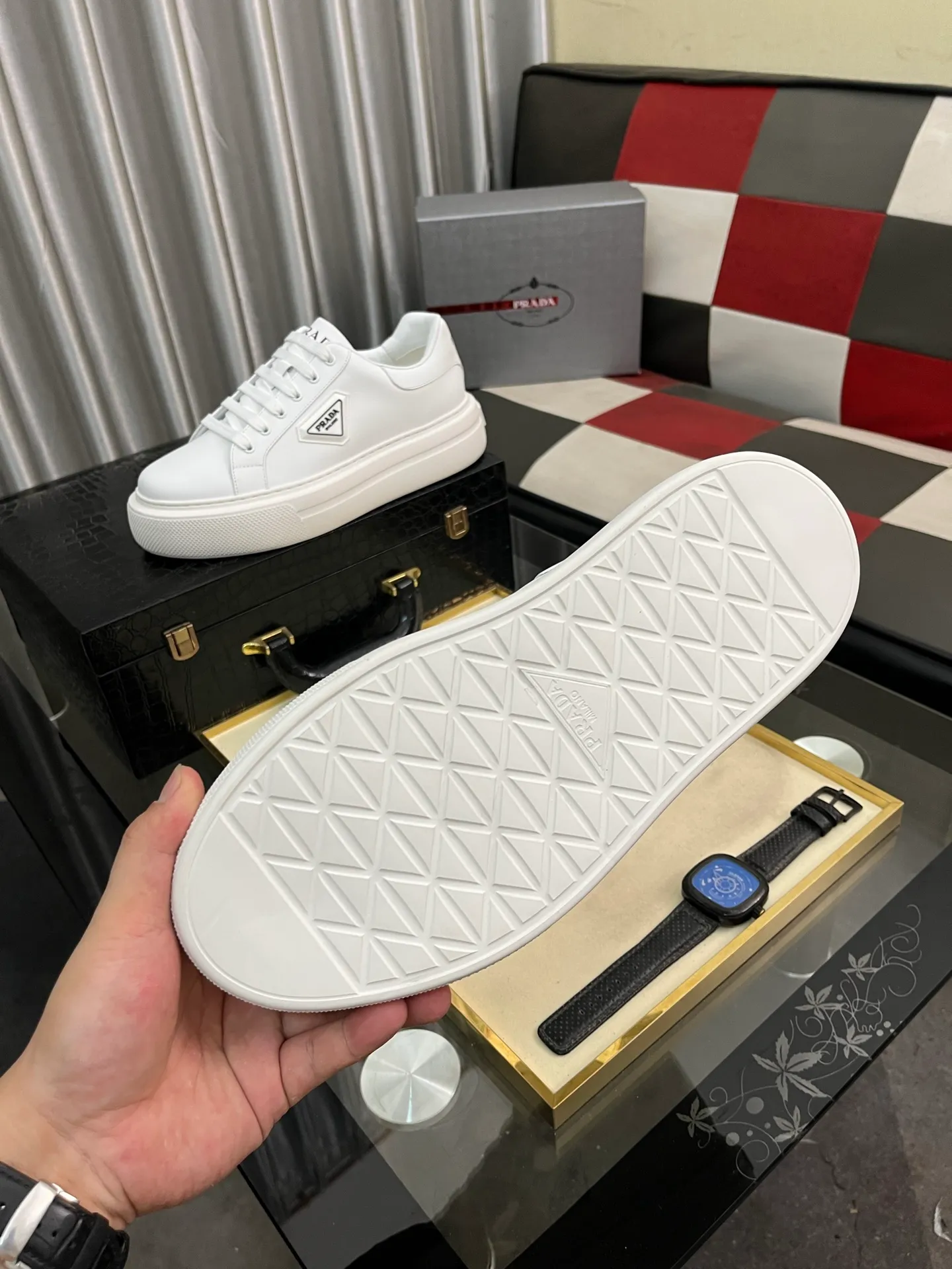 Men's shoes 💰580⌚️⌚️【PRADA】Prada casual shoes, originally developed 1:1, made of high-mercerized cowhide with imported cowhide, silk sheepskin lining, rubber outsole, comfortable and soft on the foot, size: 38-444️⃣Colors available